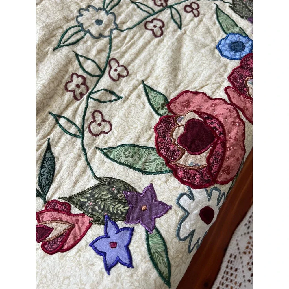 Beautifully Appliqued King Quilt